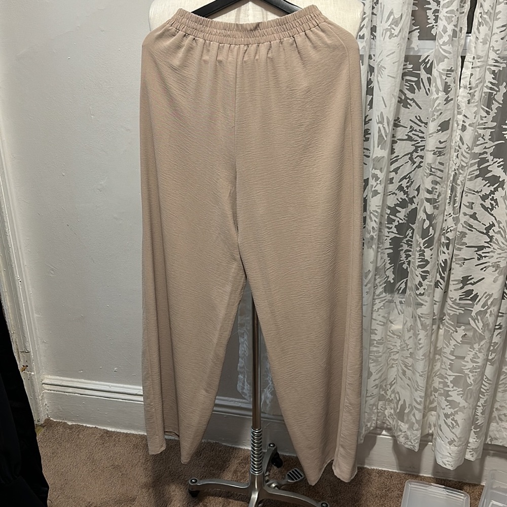 Beige pants - Picture 3 of 4